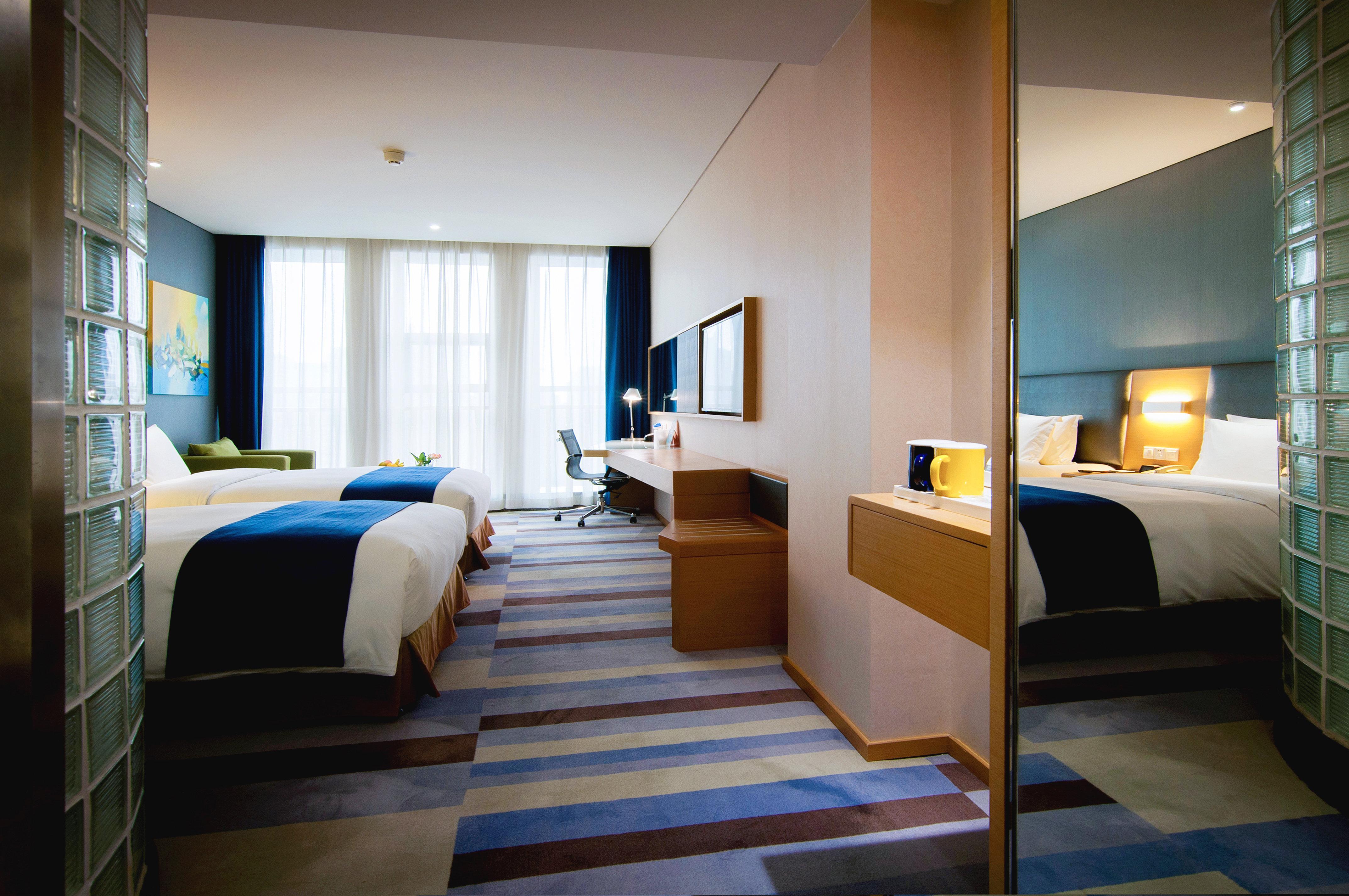 Holiday Inn Express Leshan City Square By Ihg High Speed Rail And Leshan Giant Buddha Kültér fotó